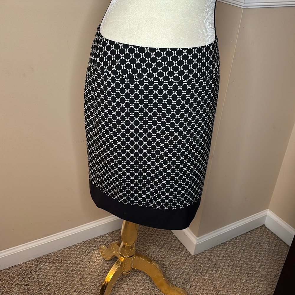 Black and white lined professional work skirt - nwot!
